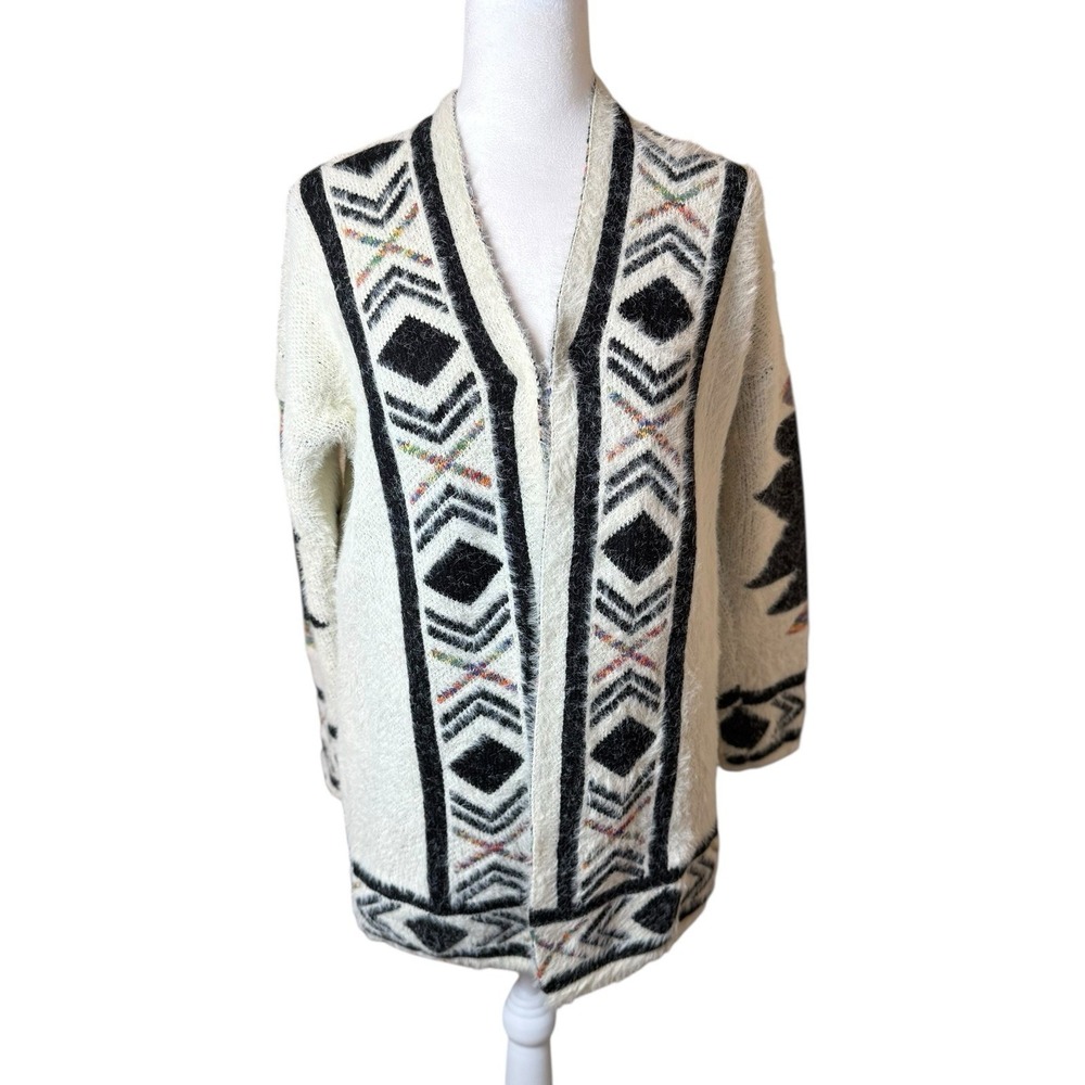 Kamana Southwestern Cardigan Medium Soft Eyelash Aztec Native American Tribal‎
